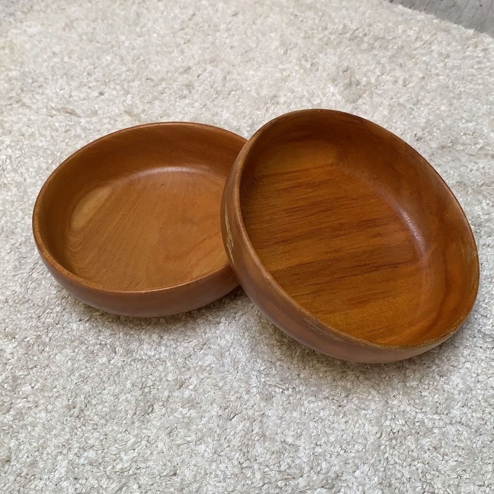 Vintage 1970s solid wood miniature side bowls, 6” diameter, set of 2